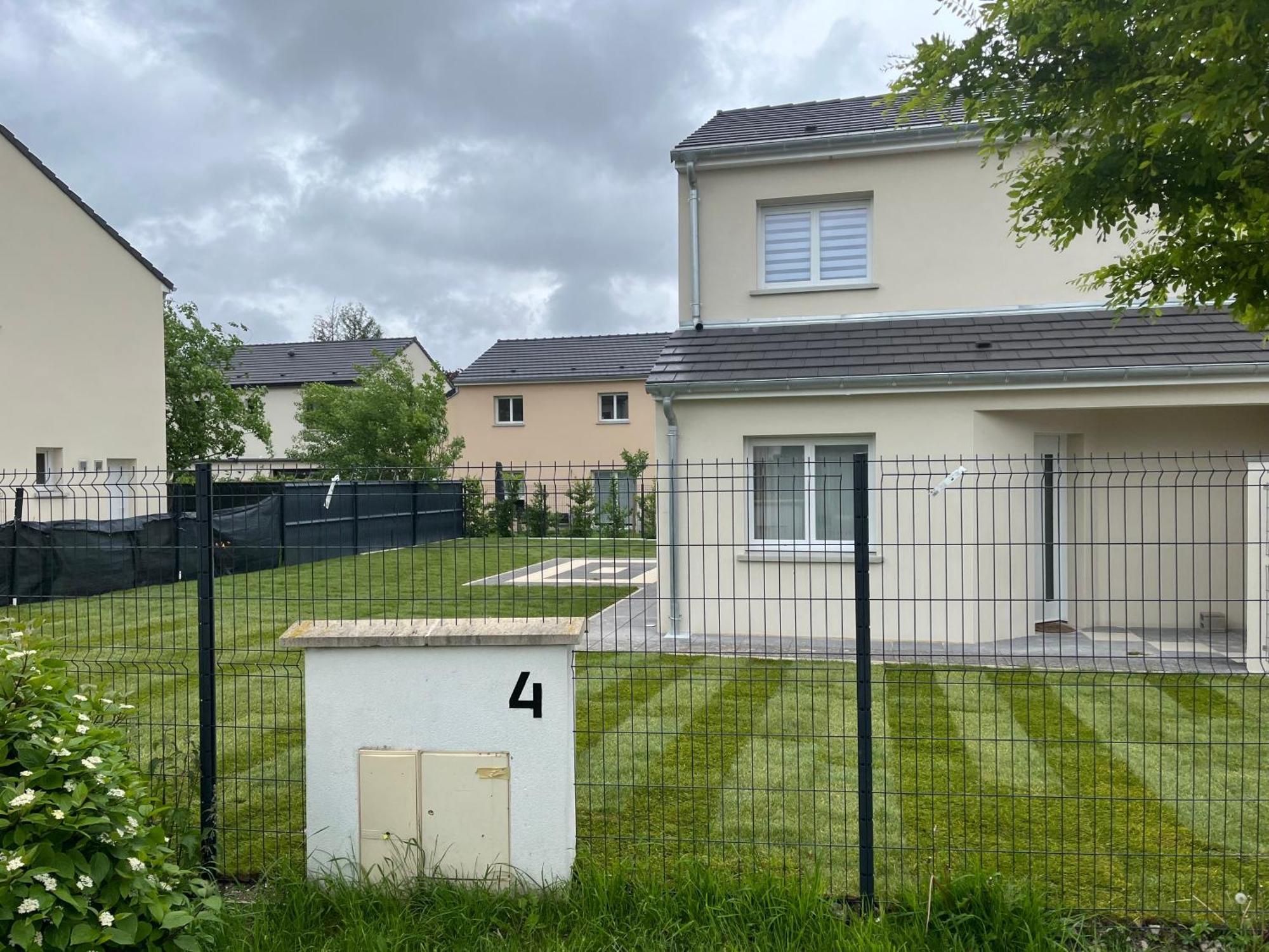 Superbe Maison Avec Jardin Bezannes Exterior photo